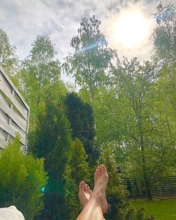 Karolina Kowalkiewicz feet photo thumbnail