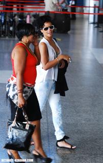 Rihanna feet photo thumbnail