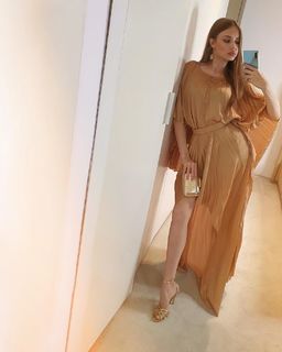 Xenia Tchoumitcheva feet photo thumbnail