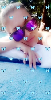 Lívia Andrade feet photo thumbnail
