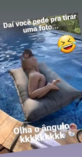 Lívia Andrade feet photo thumbnail