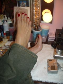 Brooke Burke feet photo thumbnail