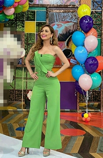 Cynthia Rodríguez feet photo thumbnail