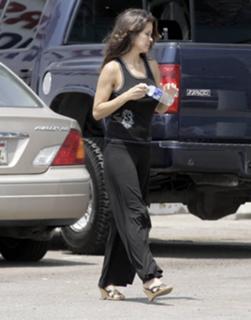 Brooke Burke feet photo thumbnail