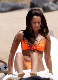 Ashley Tisdale feet photo thumbnail