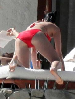 Katy Perry feet photo thumbnail