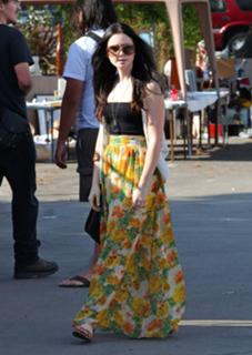 Lily Collins feet photo thumbnail