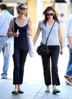 Jennifer Garner feet photo thumbnail