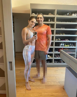 Tania Rincón feet photo thumbnail