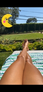 Brooke Burke feet photo thumbnail