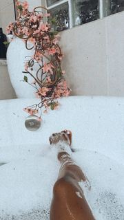 Simone Biles feet photo thumbnail