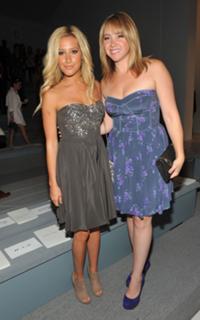 Ashley Tisdale feet photo thumbnail