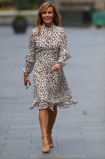 Amanda Holden feet photo thumbnail