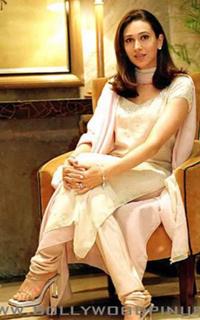 Karisma Kapoor feet photo 1