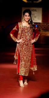 Karisma Kapoor feet photo 2