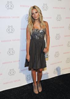 Ashley Tisdale feet photo thumbnail