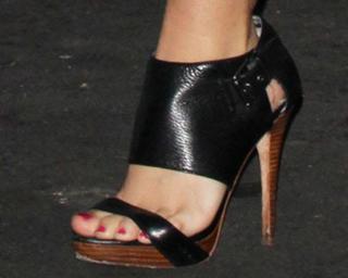 JoJo feet photo thumbnail