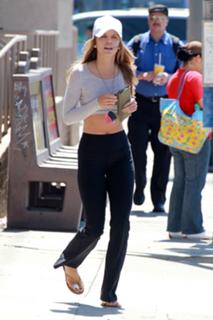 AnnaLynne McCord feet photo thumbnail