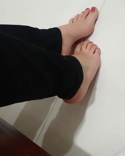 Isa Pes feet photo thumbnail