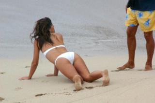 Elizabeth Hurley feet photo thumbnail
