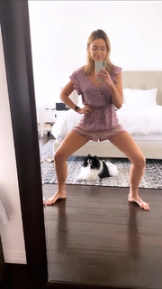 Katrina Bowden feet photo thumbnail
