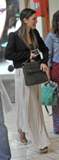 Rachel Bilson feet photo thumbnail