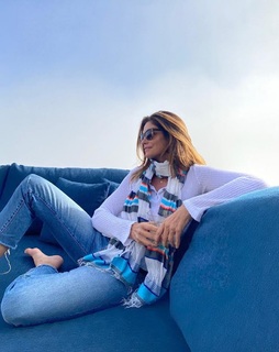 Cindy Crawford feet photo thumbnail