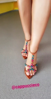 Lívia Andrade feet photo thumbnail