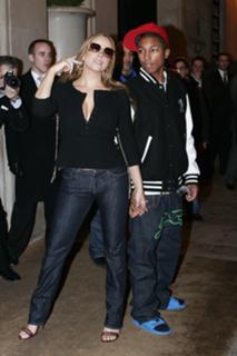 Mariah Carey feet photo thumbnail