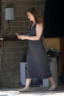 Alicia Silverstone feet photo thumbnail