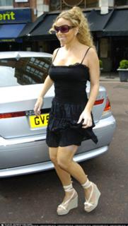 Mariah Carey feet photo thumbnail