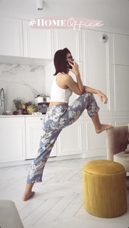Klaudia Halejcio feet photo thumbnail
