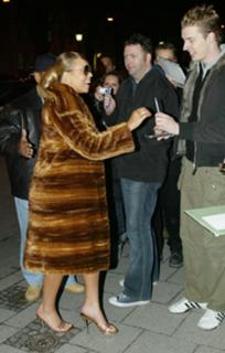 Mariah Carey feet photo thumbnail