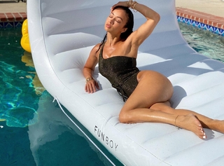 Draya Michele feet photo thumbnail