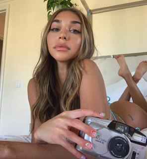 Chantel Jeffries feet photo thumbnail