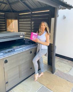 Amy Childs feet photo thumbnail