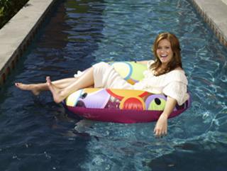 Mandy Moore feet photo thumbnail