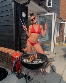Ferne McCann feet photo thumbnail