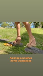 Paula Fernandes feet photo thumbnail