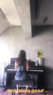 Shruti Haasan feet photo thumbnail