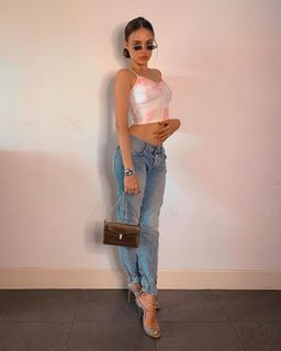 Xenia Tchoumitcheva feet photo thumbnail