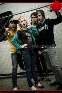 Hayley Williams feet photo 5