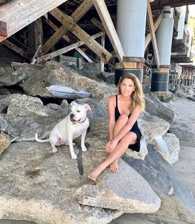 Daisy Fuentes feet photo thumbnail