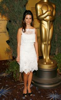 Penélope Cruz feet photo thumbnail