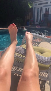 Angela Kinsey feet photo thumbnail