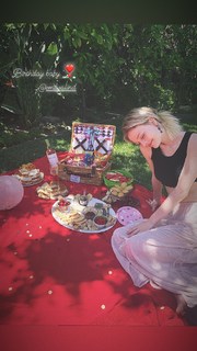 Emily Alyn Lind feet photo 1