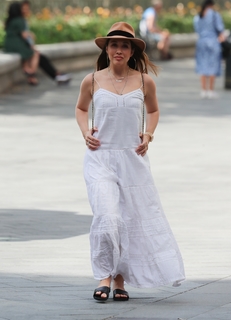 Myleene Klass feet photo thumbnail