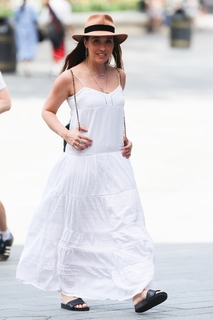 Myleene Klass feet photo thumbnail