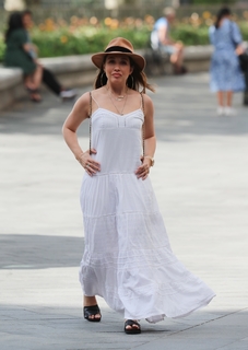 Myleene Klass feet photo thumbnail