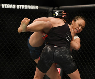 Michelle Waterson feet photo thumbnail